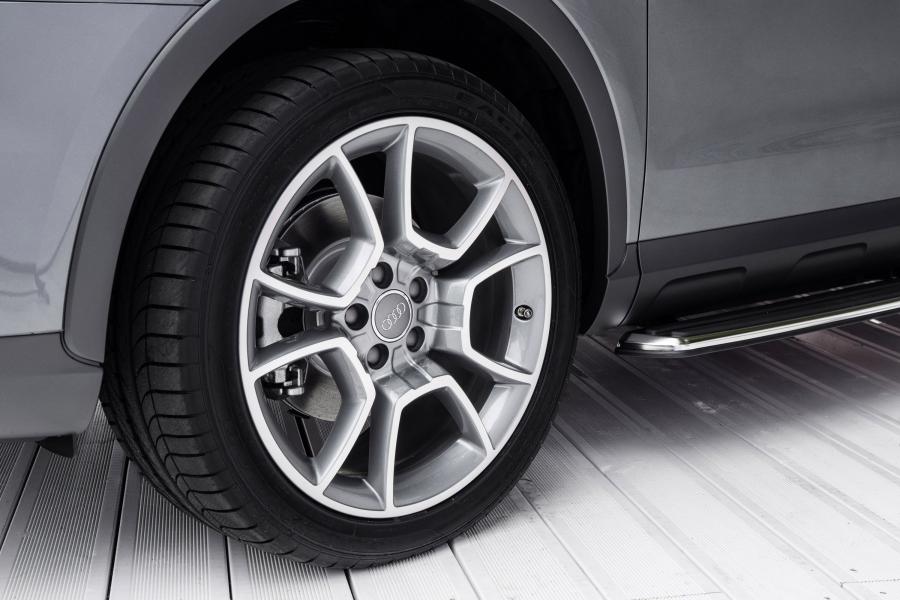 Колеса Audi Q3 2.0 TDI Quattro with Camping Tent 2014 года  (фото 15 из 24)